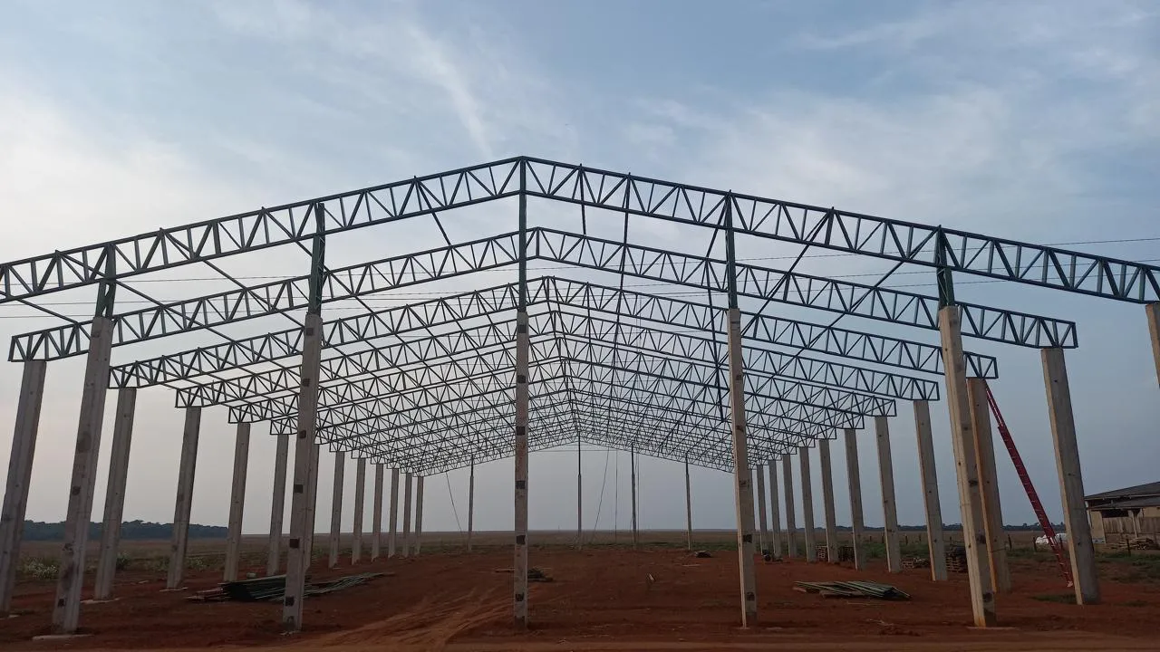 Obra em estrutura metálica realizada pela JS Metalúrgica 18